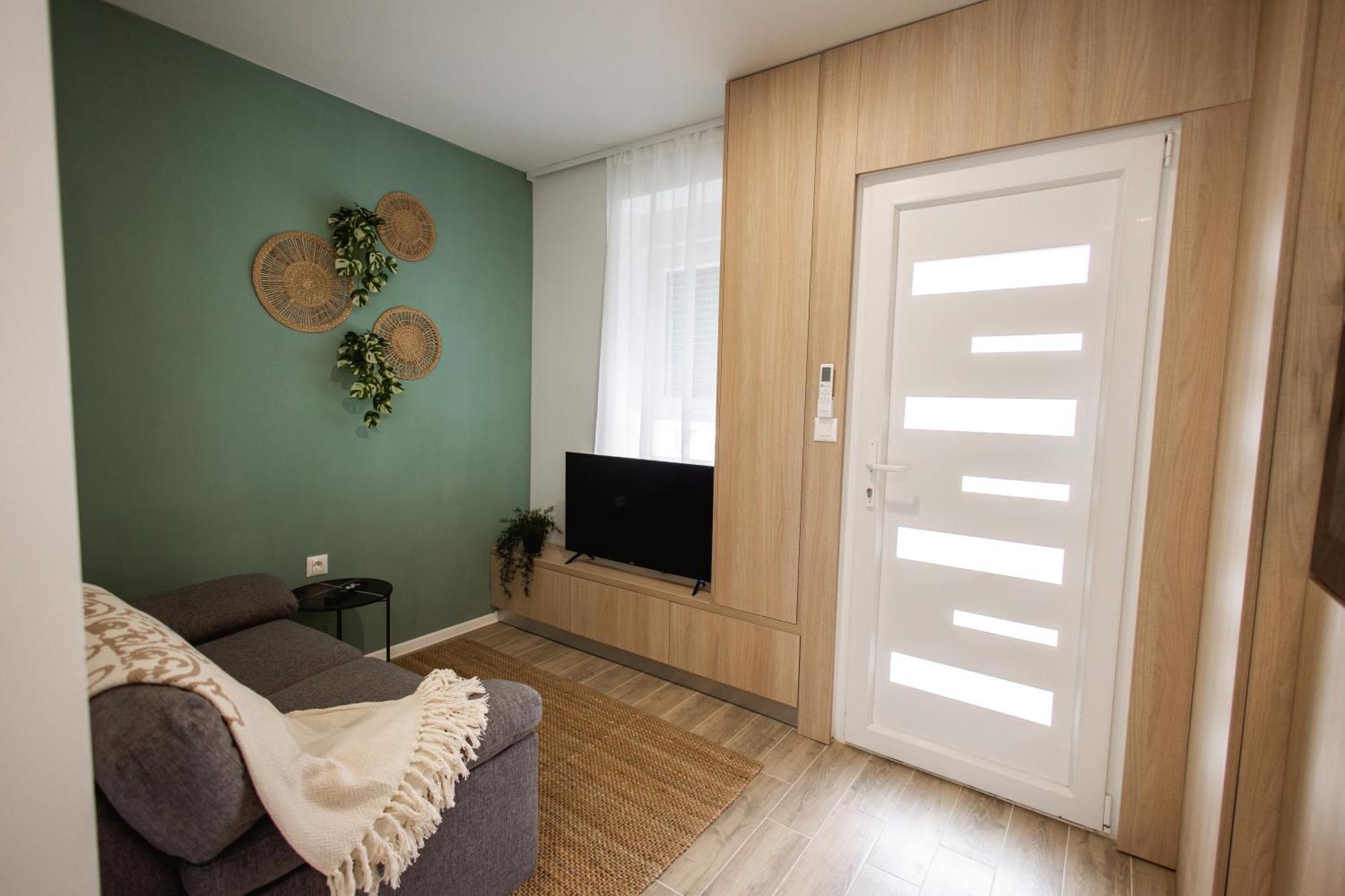 Cozy Studio Apartment In Osijek - Self Check In Exterior foto