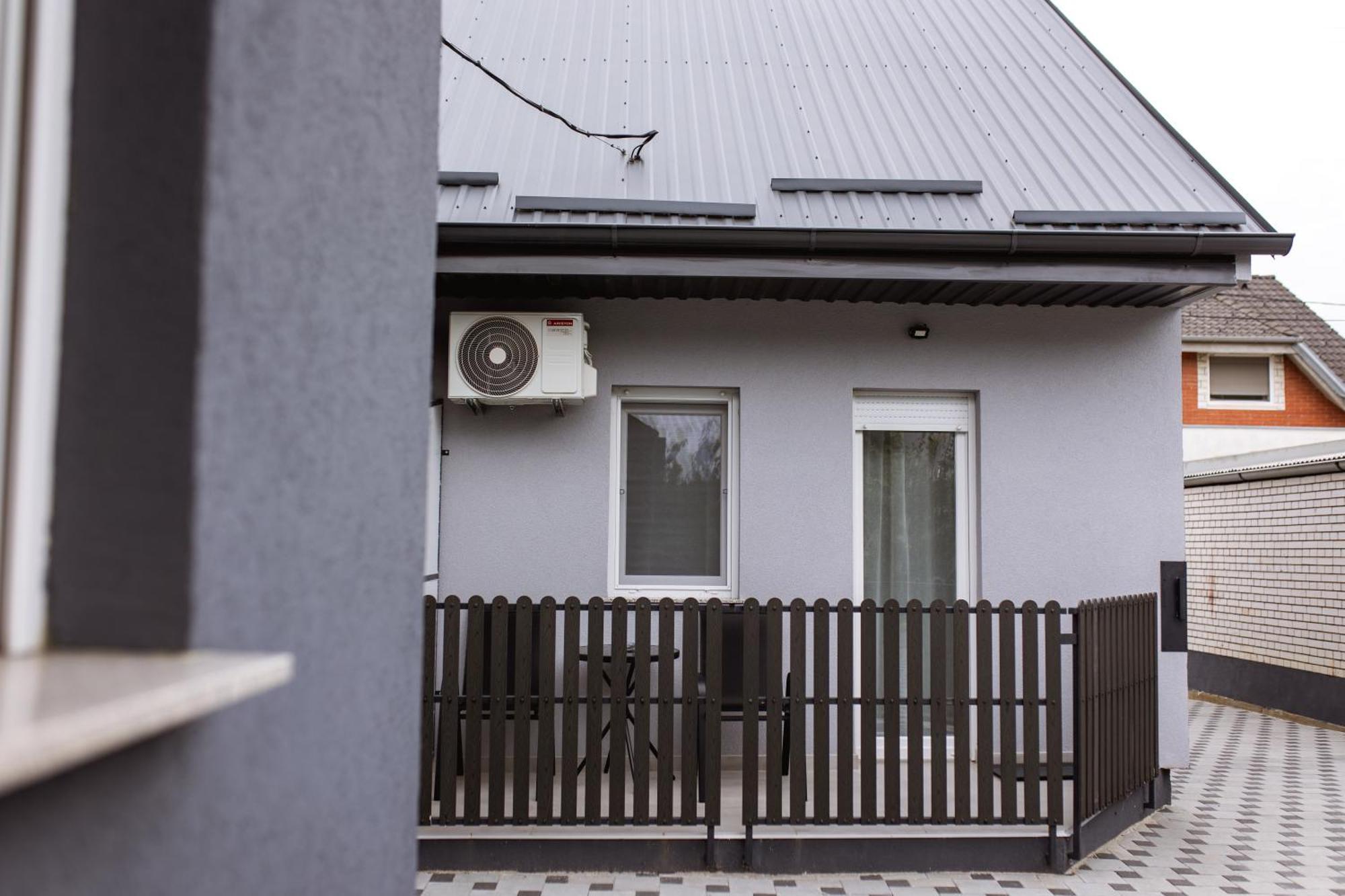 Cozy Studio Apartment In Osijek - Self Check In Exterior foto